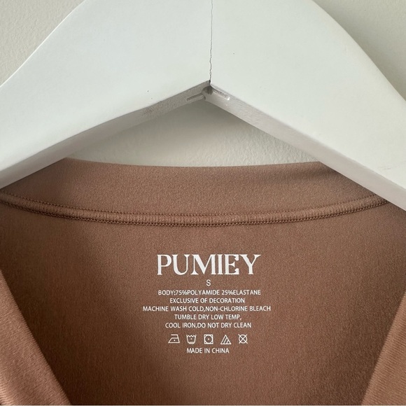 Pumiey Women's Long Sleeve T Shirt Crew Neck Slim Fit Top Basic Tee Nude Brown - Picture 9 of 10